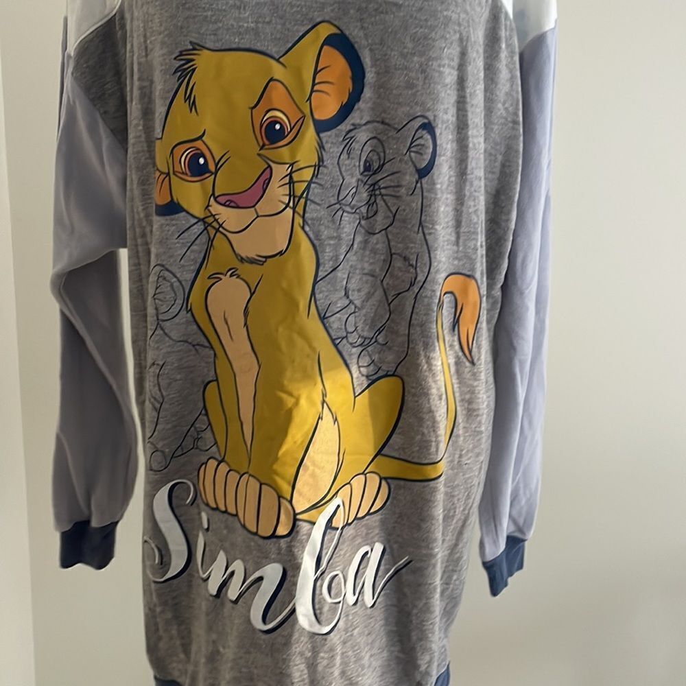 Lion king pajamas with Simba on front longer in back by Disney size S 4–6 - Picture 2 of 7